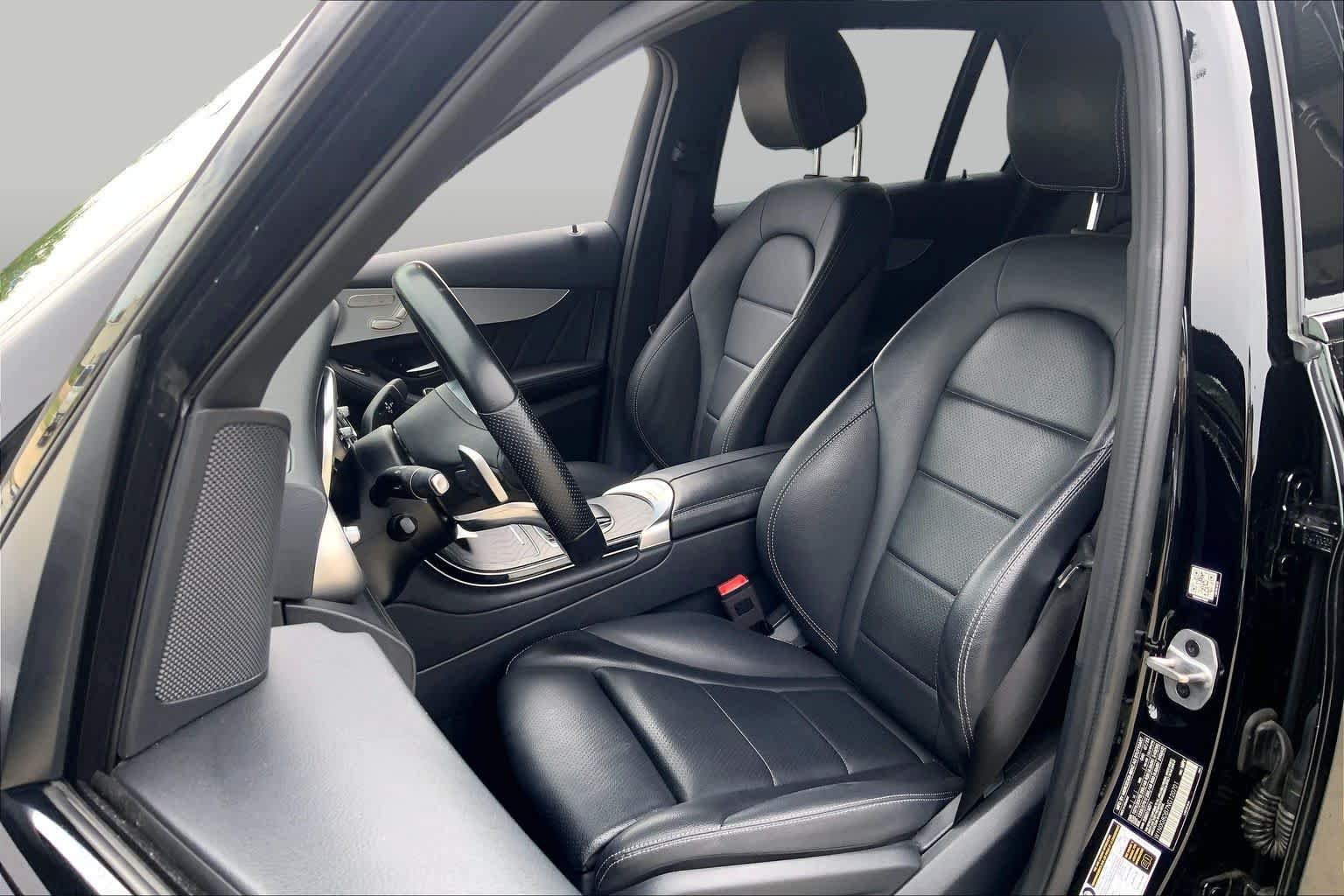 Certified Used 2022 Obsidian Black Metallic Mercedes-Benz GLC 300 image 7