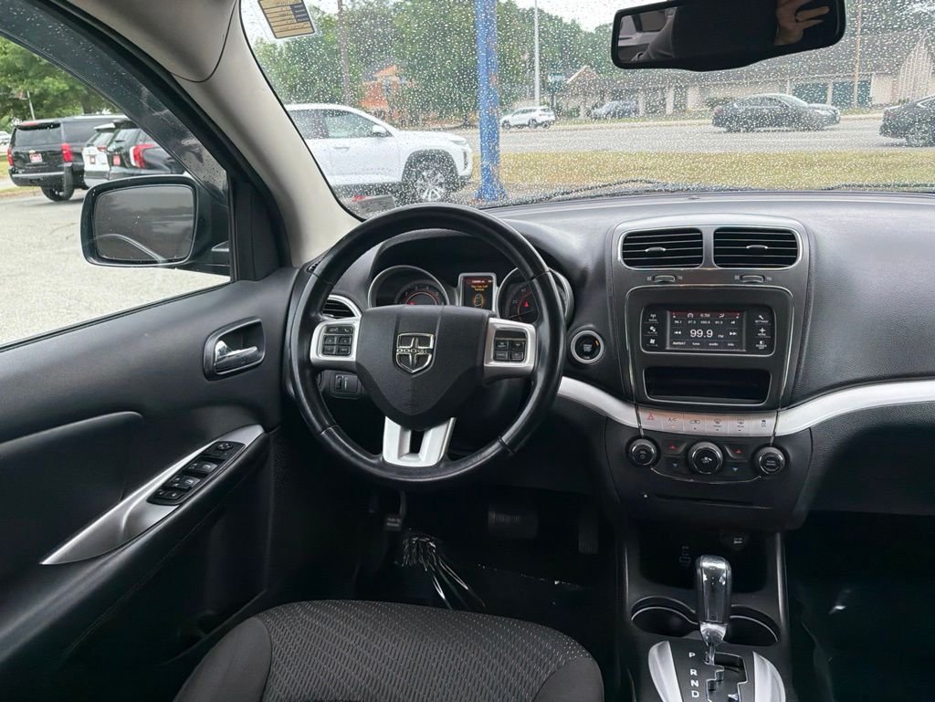 Used 2017 Gray Dodge SE image 12
