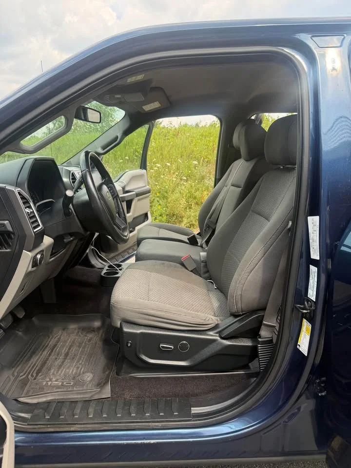 Used 2016 Blue Jeans Metallic Ford XLT image 5