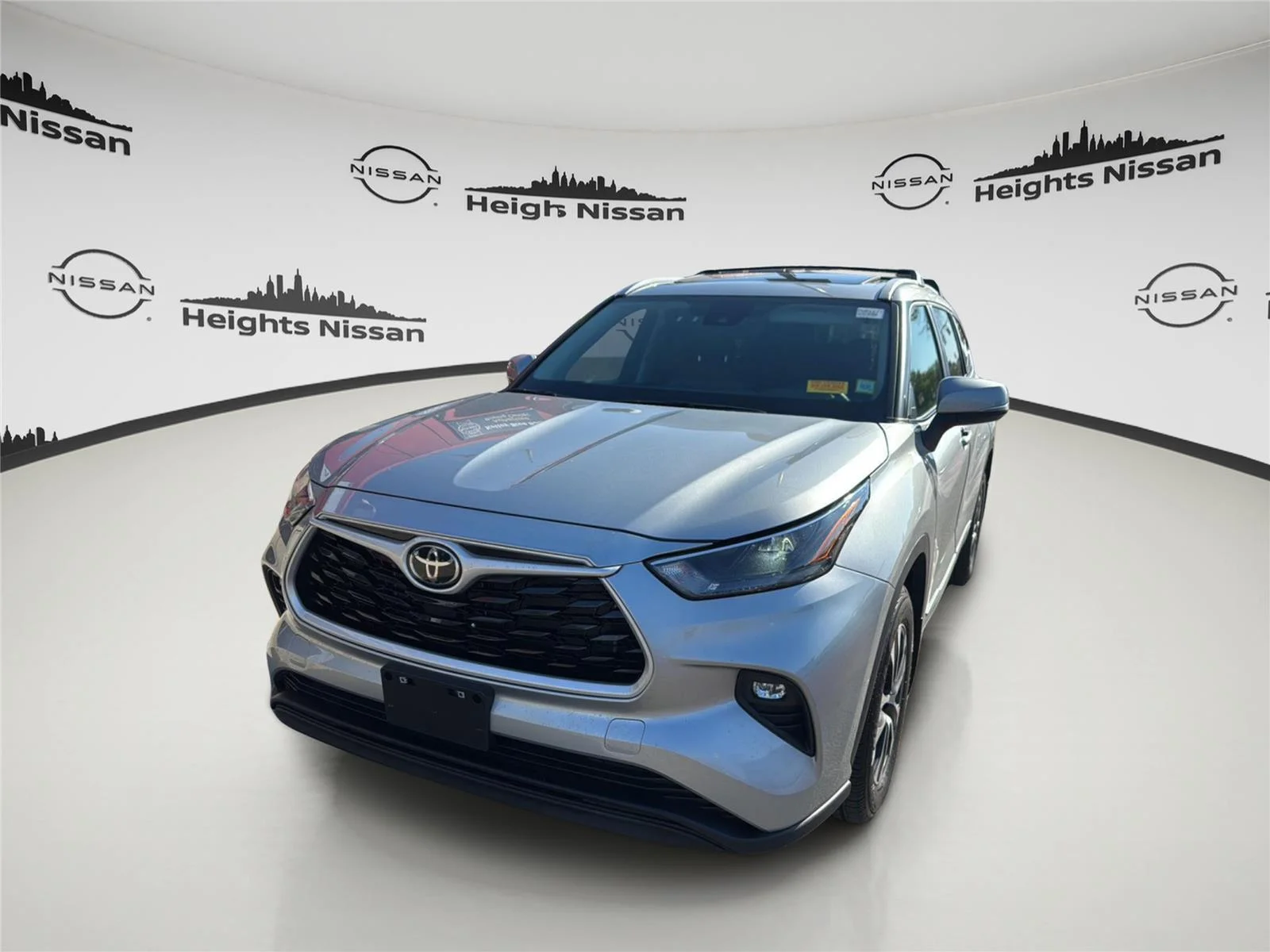 2023 Toyota Highlander XLE - Photo 11