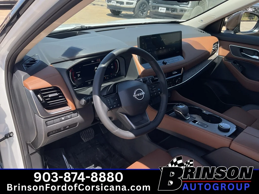 Used 2026 Everest White Pearl/Super Black Nissan Platinum image 27