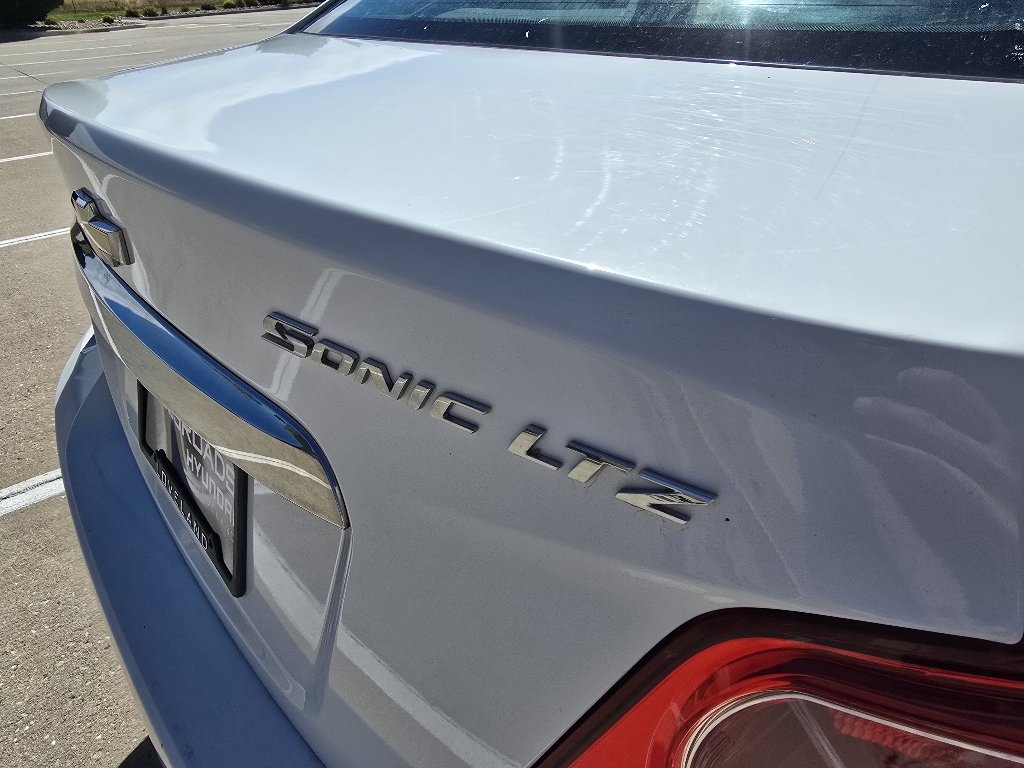 Used 2012 Summit White Chevrolet LTZ image 10