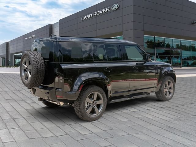 New 2026 Santorini Black Land Rover X-Dynamic SE image 5