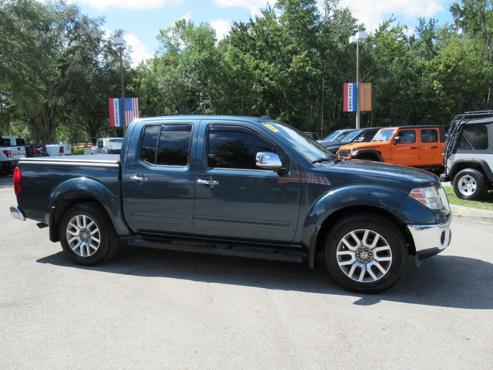 Used 2013 Blue Nissan SL image 2