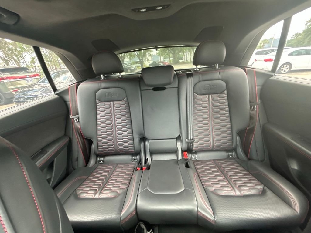 Used 2024  Audi 4.0T image 13