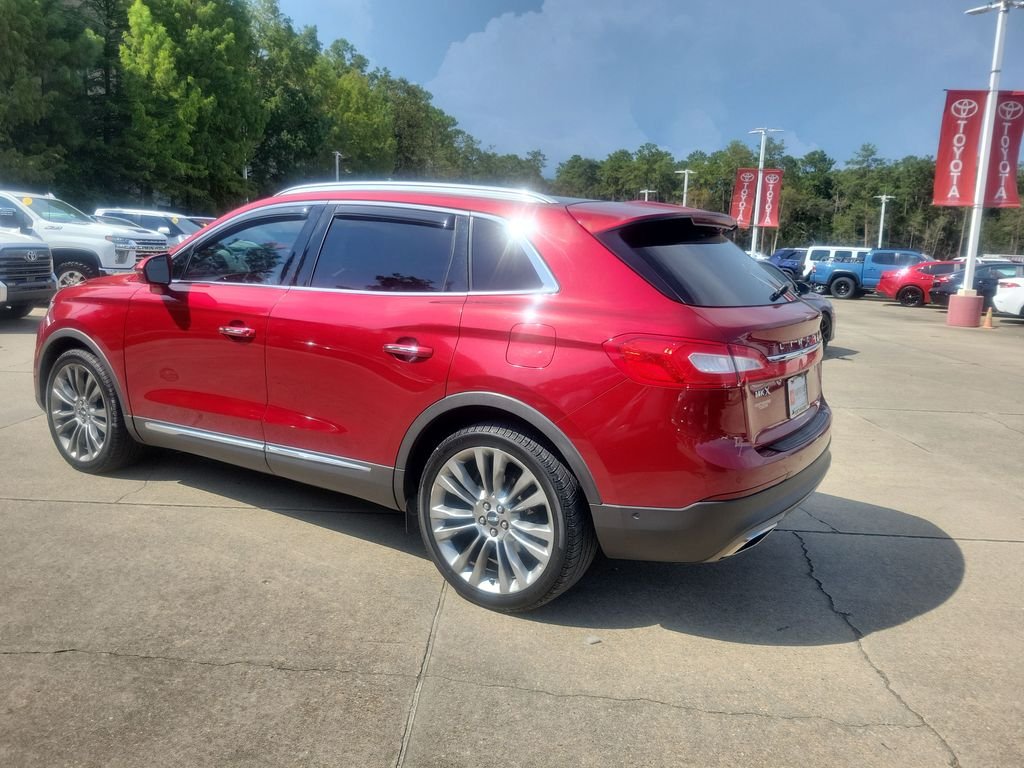 Used 2016 Red Lincoln Reserve image 3