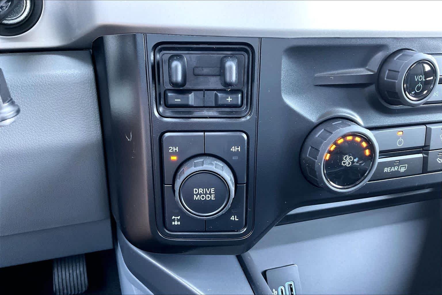 New 2026 Carbonized Gray Metallic Ford F-350® XLT image 16