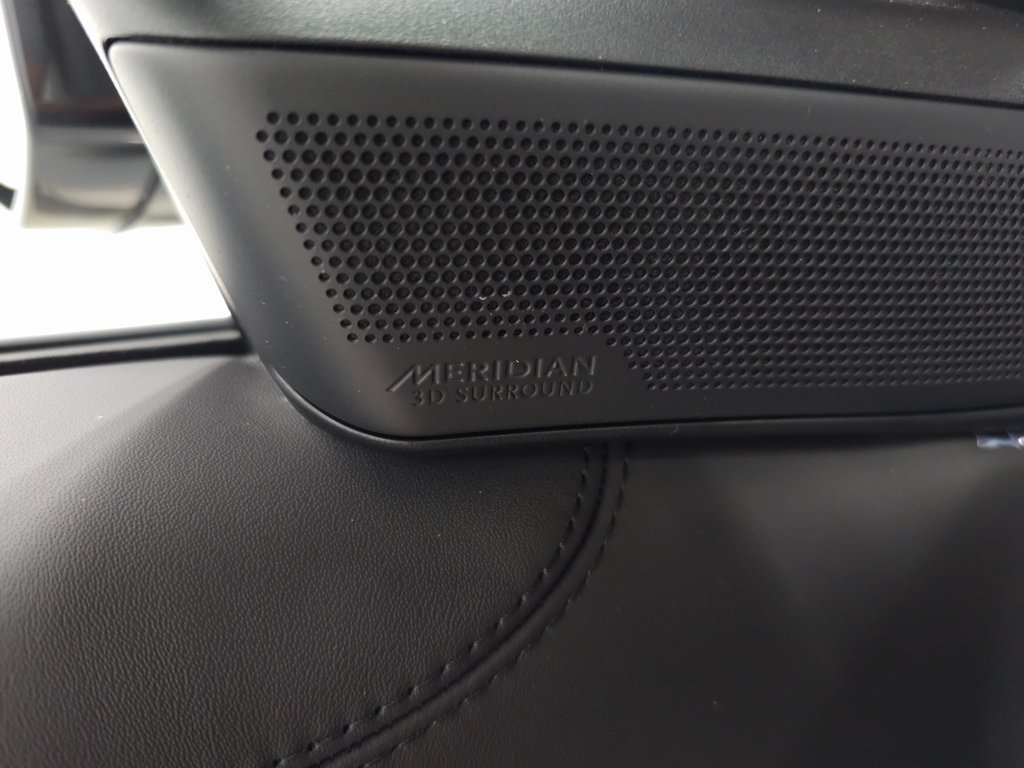 2025 LAND ROVER RANGE ROVER - Image 12