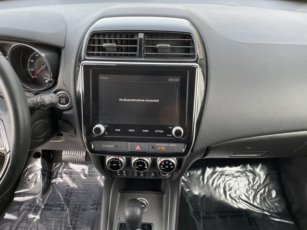 Used 2024  Mitsubishi 2.0 ES image 22