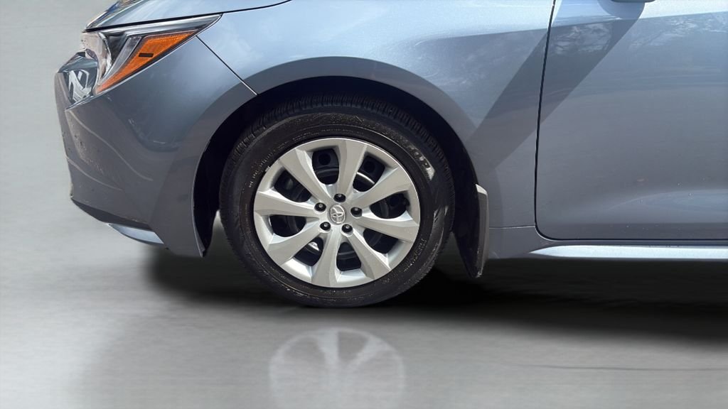 Used 2025  Toyota LE image 11