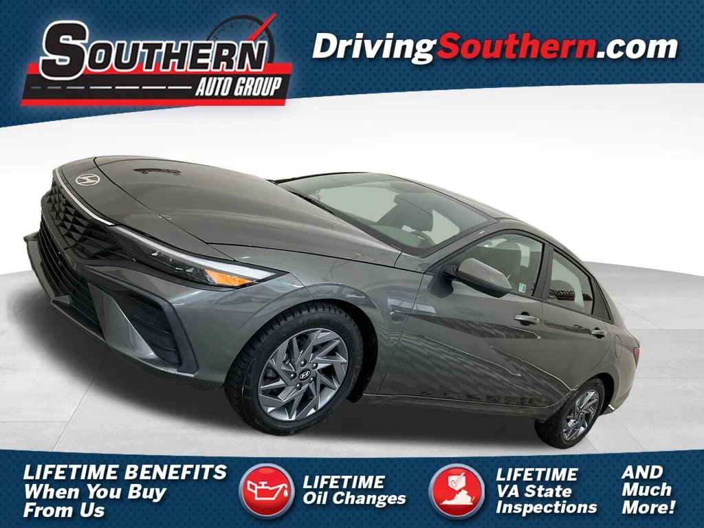 Used 2024 Gray Hyundai SEL image 1