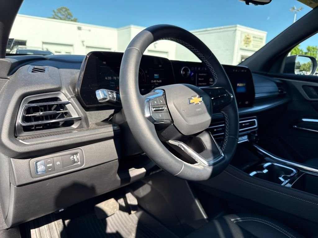 Used 2026 White Chevrolet LT image 13