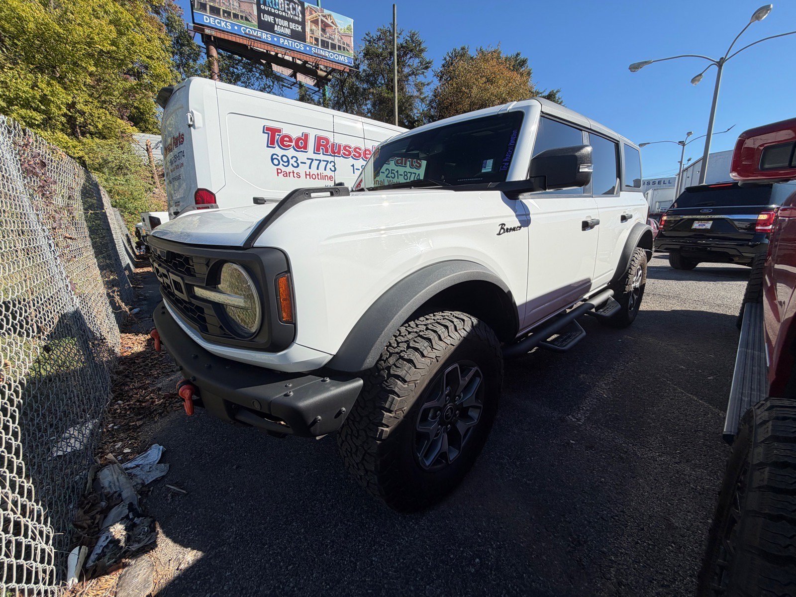 Used 2024 Oxford White Ford Badlands image 1