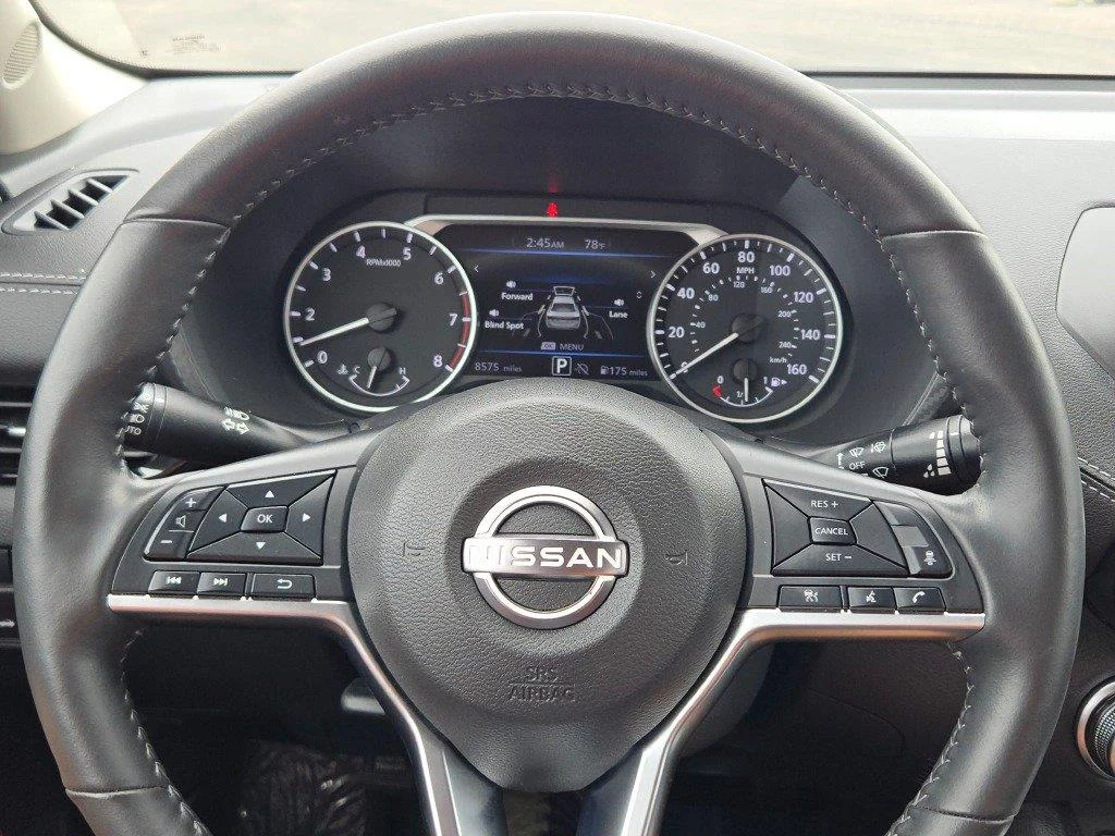 Used 2025 Super Black Nissan SV image 26