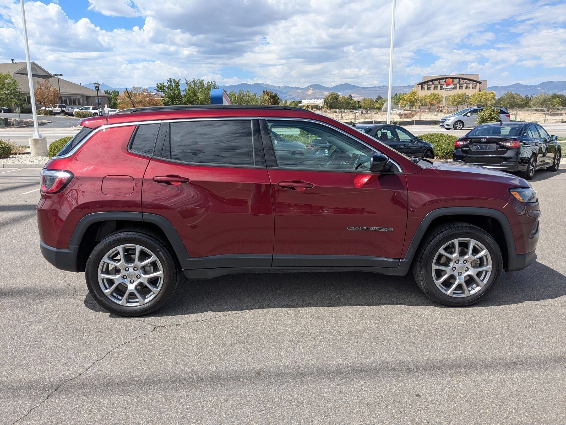 Used 2022 Velvet Red Pearlcoat Jeep Latitude Lux image 2