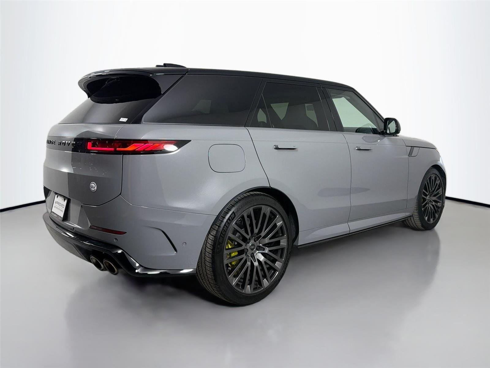 Used 2025 Marl Grey in Gloss finish Land Rover SV Edition Two image 5