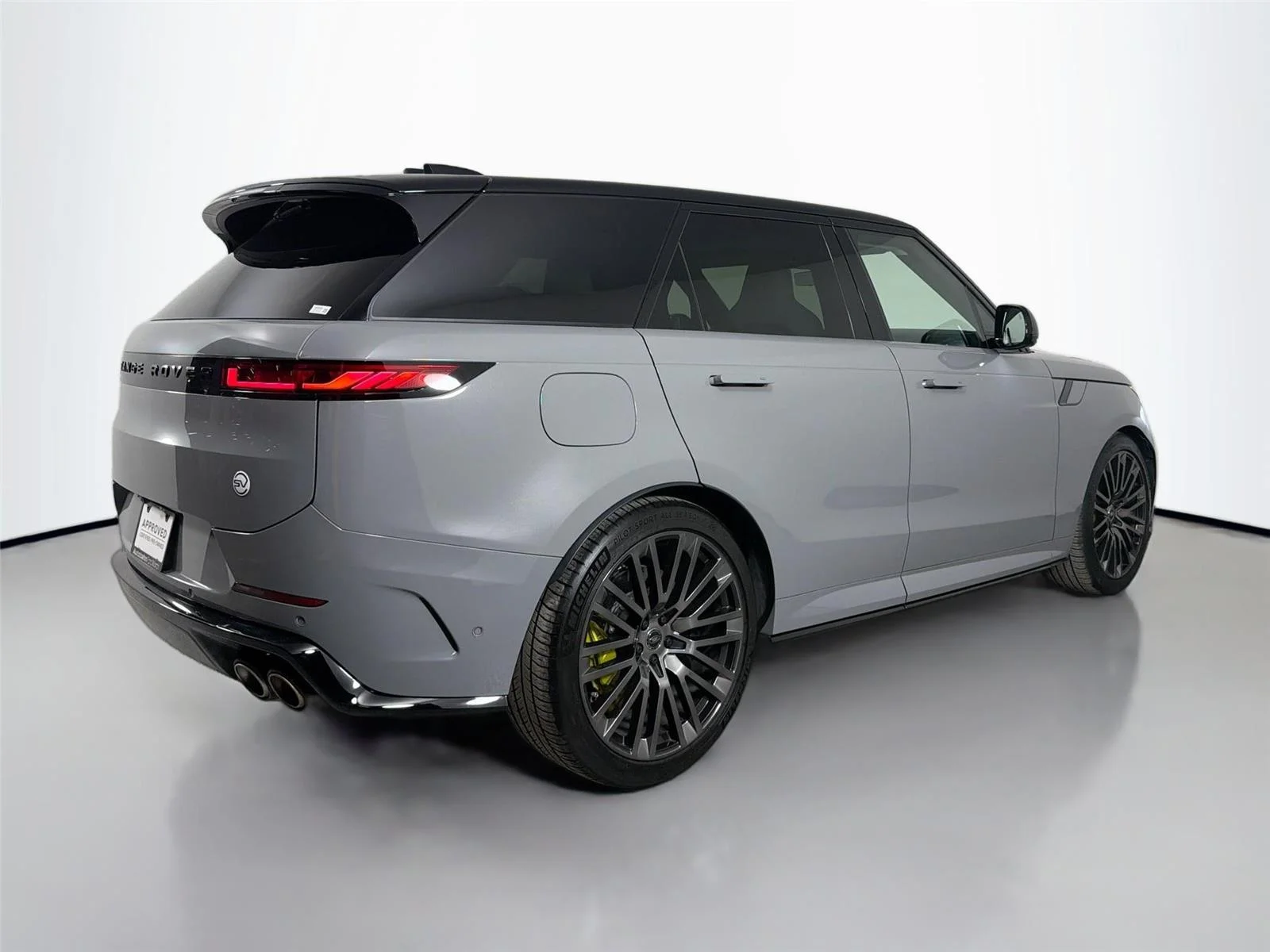 Used 2025 Marl Grey in Gloss finish Land Rover SV Edition Two image 5
