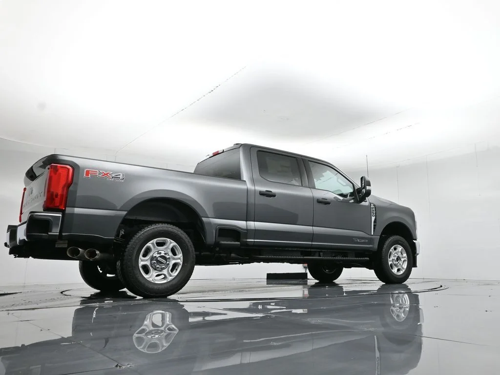New 2026 Carbonized Gray Metallic Ford XLT image 48