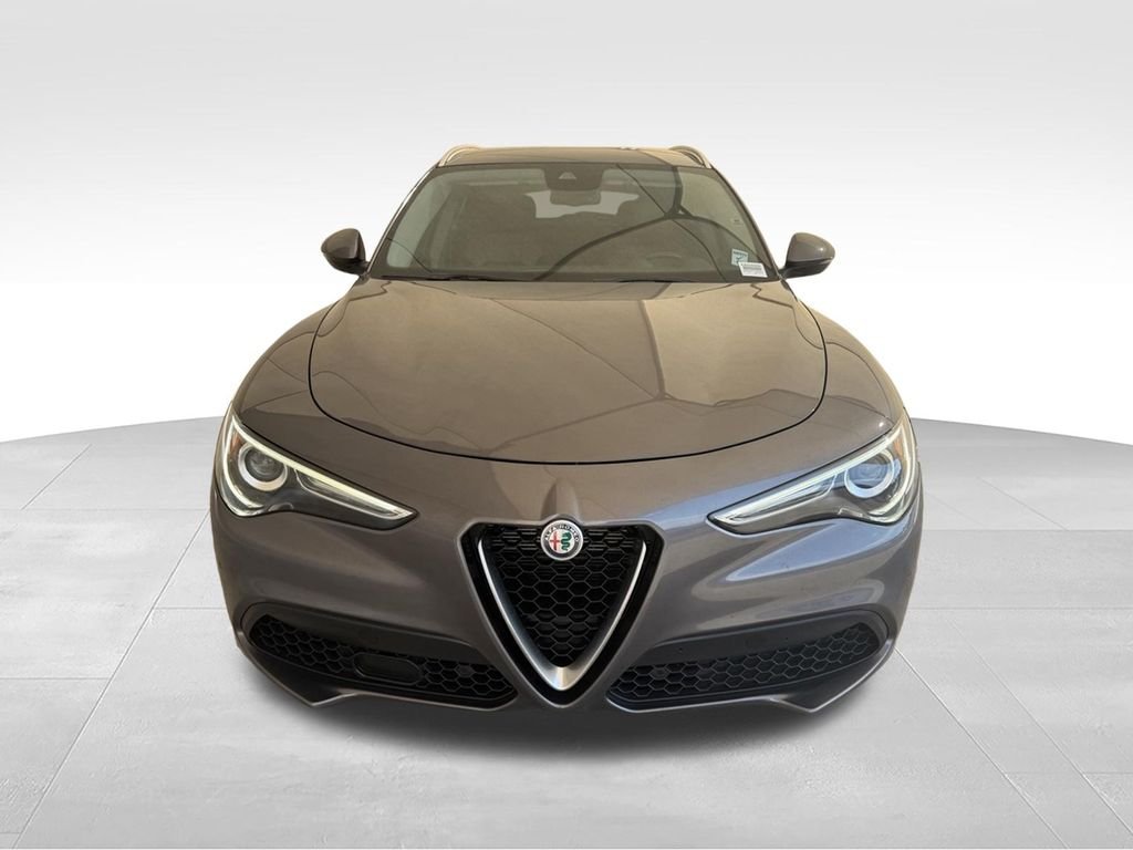Used 2021 Gray Metallic Alfa Romeo Sprint image 4