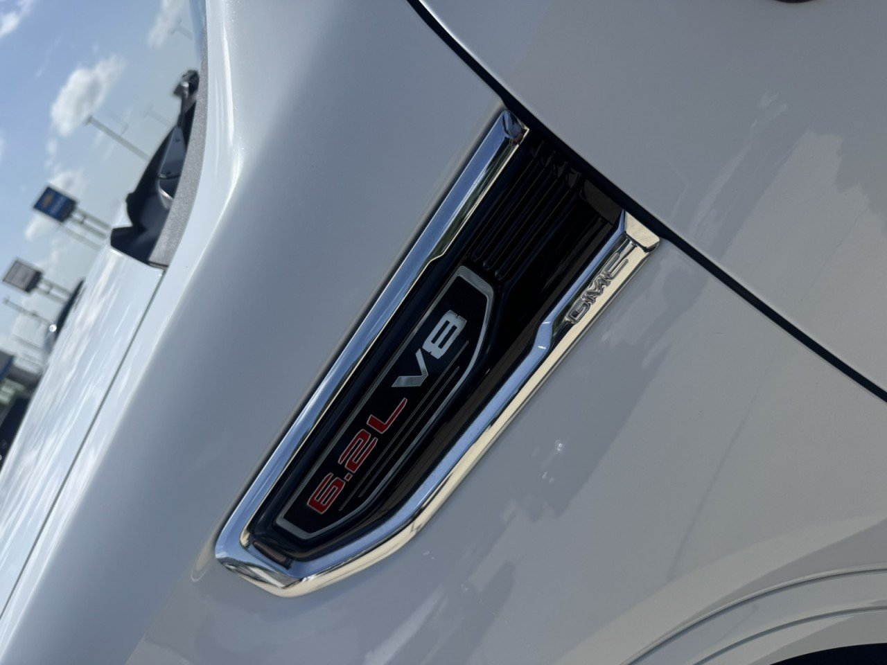 Used 2023 SUMMIT WHITE GMC Denali image 11