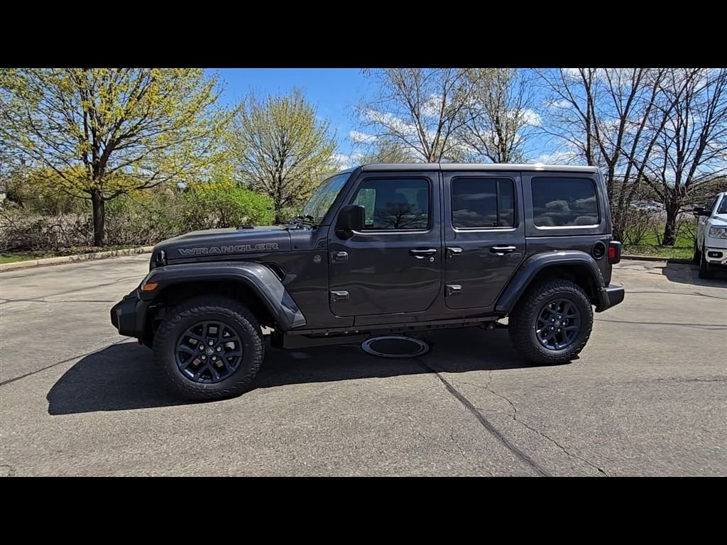 New 2026 Granite Crystal Metallic Clear-Coat Exterior Paint Jeep 85th Anniversary Edition image 4
