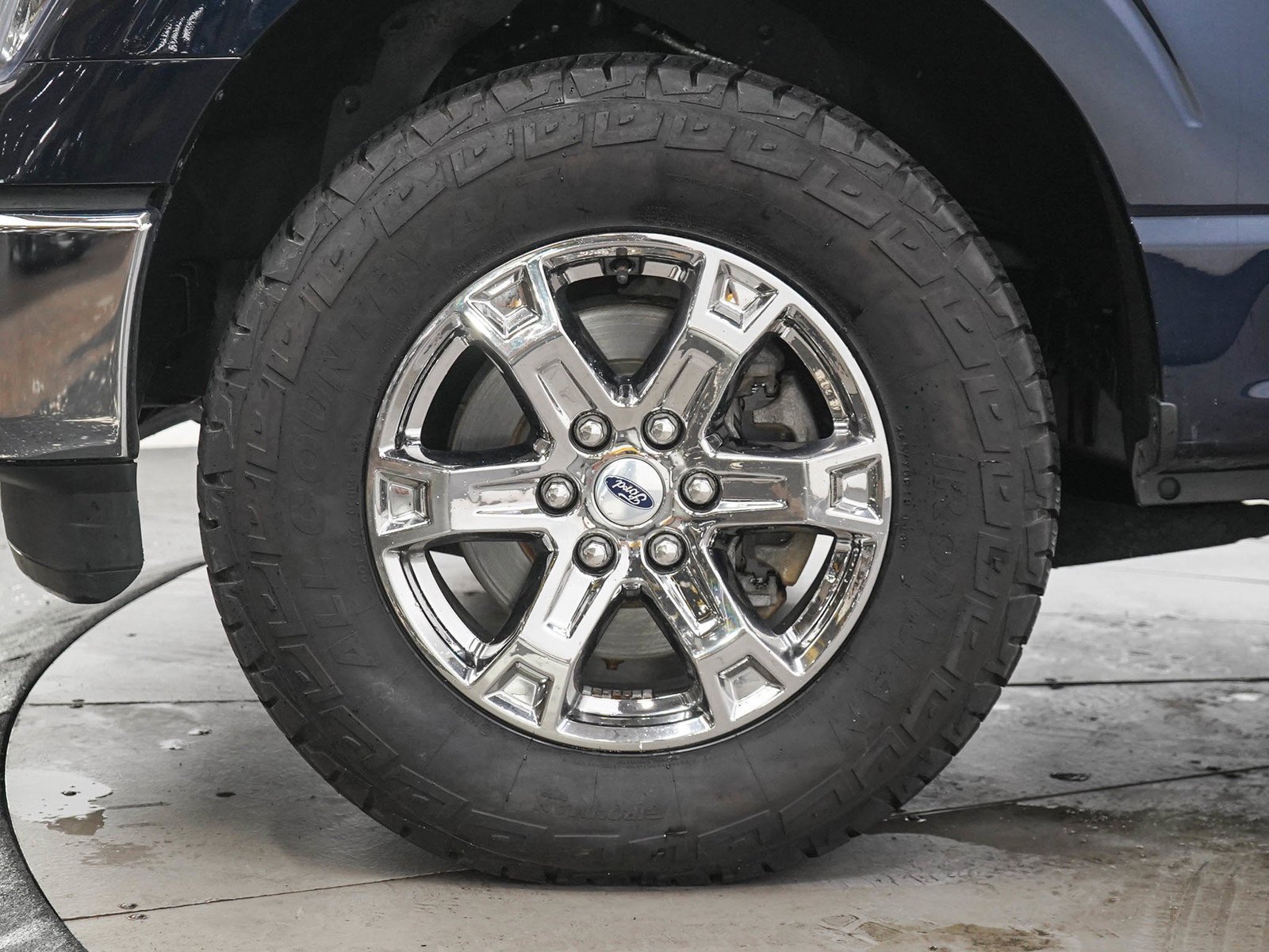 Used 2022 ANTIMATTER BLUE METALLIC Ford  image 28