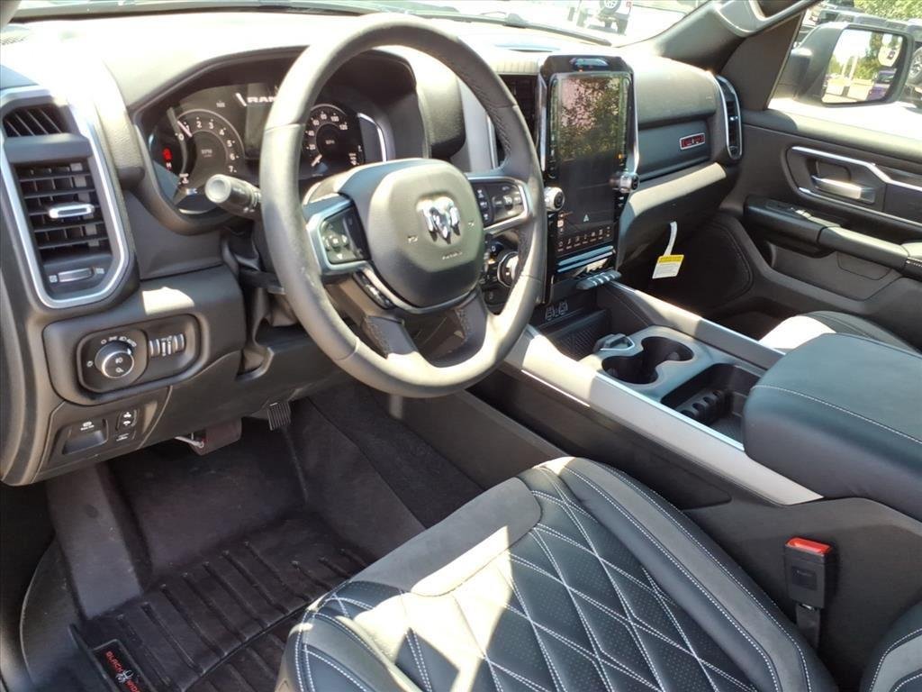 New 2026 Diamond Black Crystal Pearl-Coat Exterior Paint RAM Big Horn image 4
