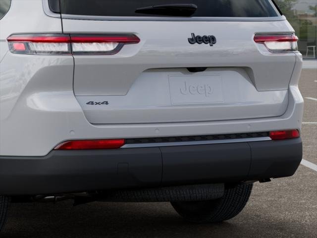 New 2026 Bright White Clear-Coat Exterior Paint Jeep Laredo image 39