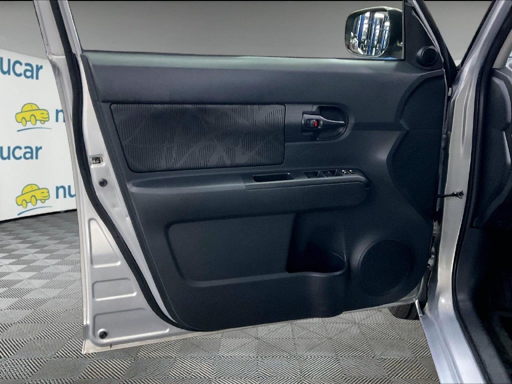 Used 2013 Silver Scion 10 Series image 9
