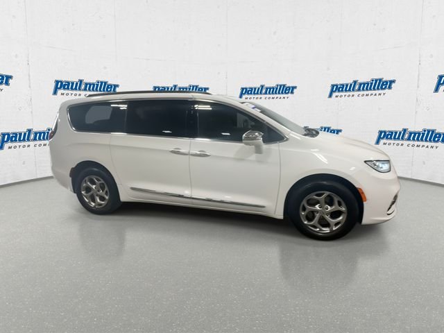 Certified Used 2022 Bright White Clearcoat Chrysler Limited image 13