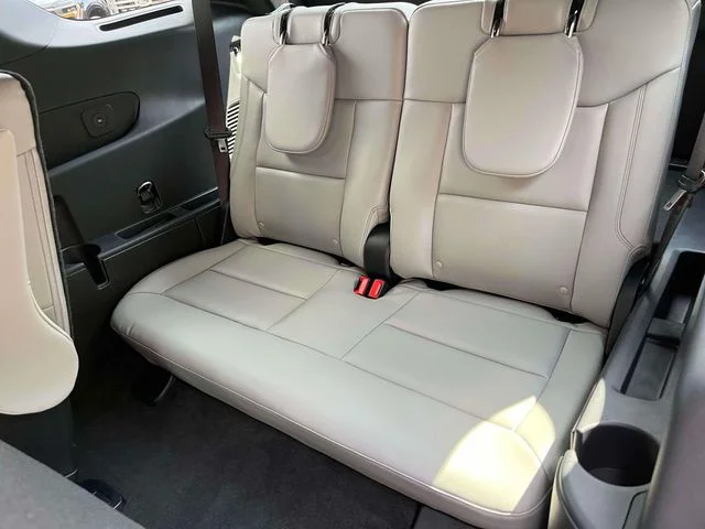 New 2027 Avalanche Gray Ford Active image 17
