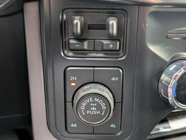 Used 2025 Silver Ford Platinum image 25