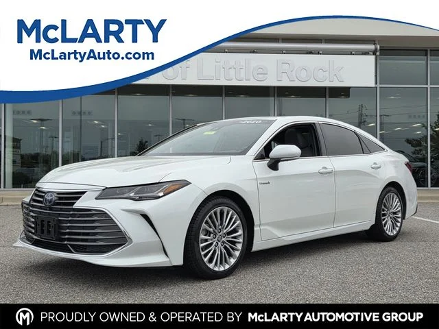 2020 Toyota Avalon Limited Hybrid's photo