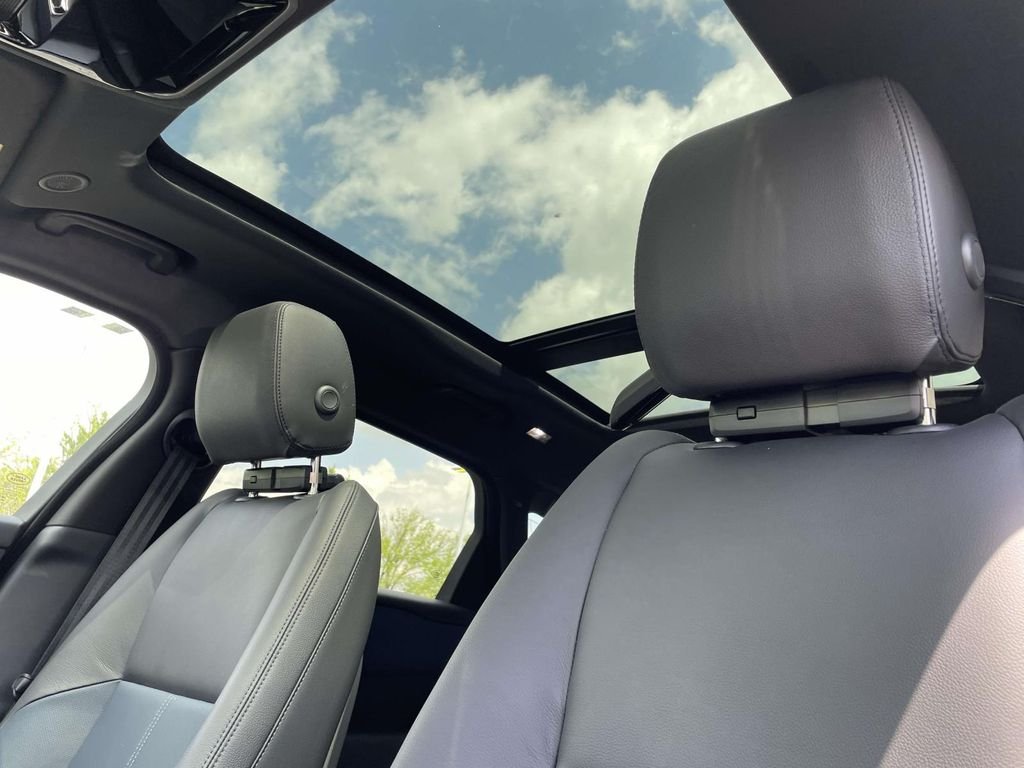 2026 Land Rover Range Rover Velar Dynamic SE - Photo 16