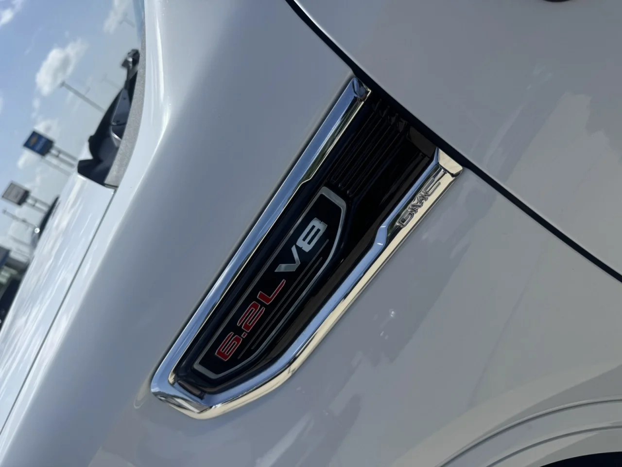 Used 2023 SUMMIT WHITE GMC Denali image 11