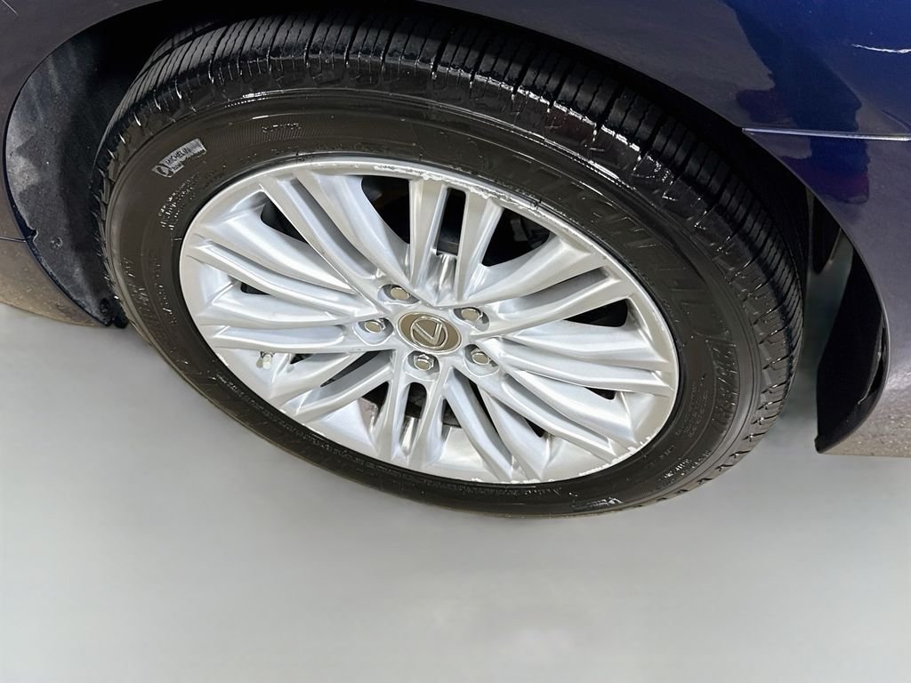 Used 2014 Deep Sea Mica Lexus Base image 32