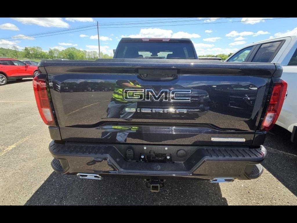 Used 2026 Titanium Rush Metallic GMC Elevation image 8