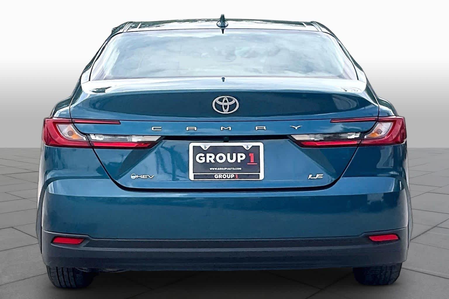 Used 2025 Ocean Gem Toyota LE image 4