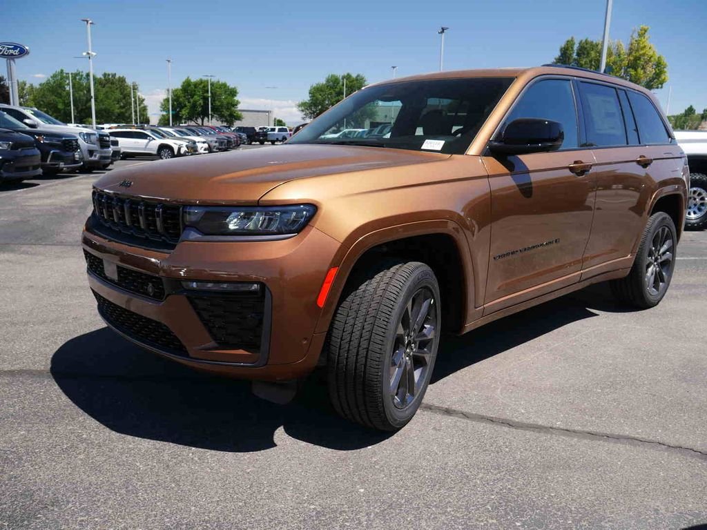 New 2026 Copper Shino Metallic Clear-Coat Exterior Paint Jeep Limited image 3