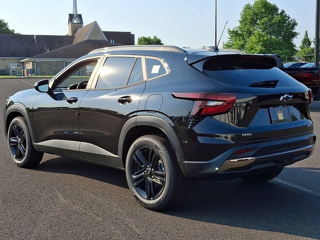 New 2026 Mosaic Black Metallic Chevrolet ACTIV image 4