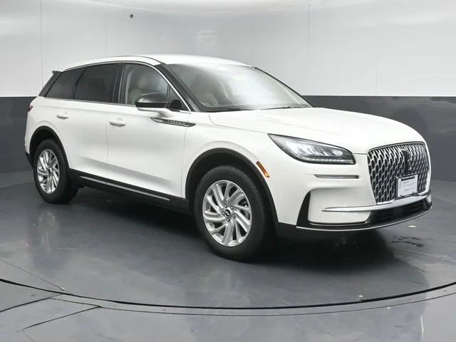 Used 2023 Pristine White Lincoln Standard image 1