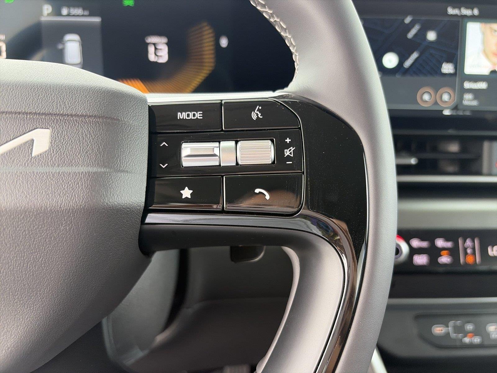 New 2027 Snow White Pearl Kia EX image 13