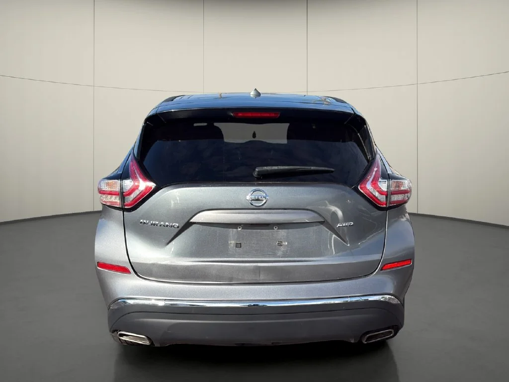 Used 2015 Gray Nissan S image 6