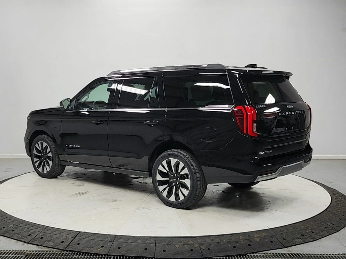 New 2026 Black Ford Platinum image 5