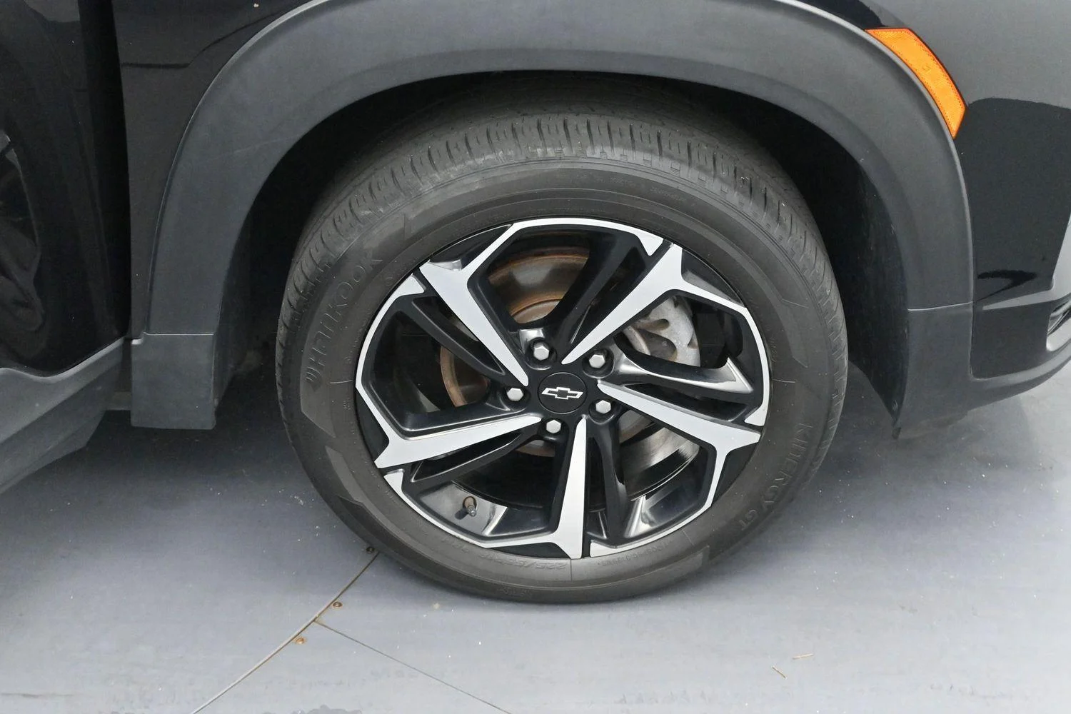 Used 2022 Mosaic Black Metallic Chevrolet RS image 34