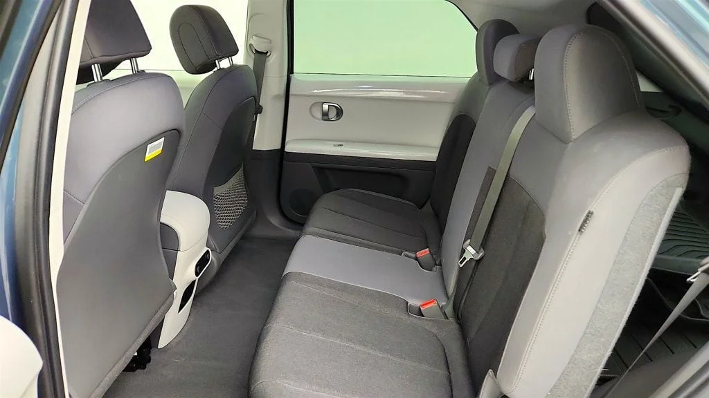 Used 2024 Digital Teal Hyundai SEL RWD image 21