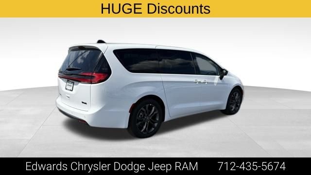 2026 Chrysler Pacifica Select - Photo 8