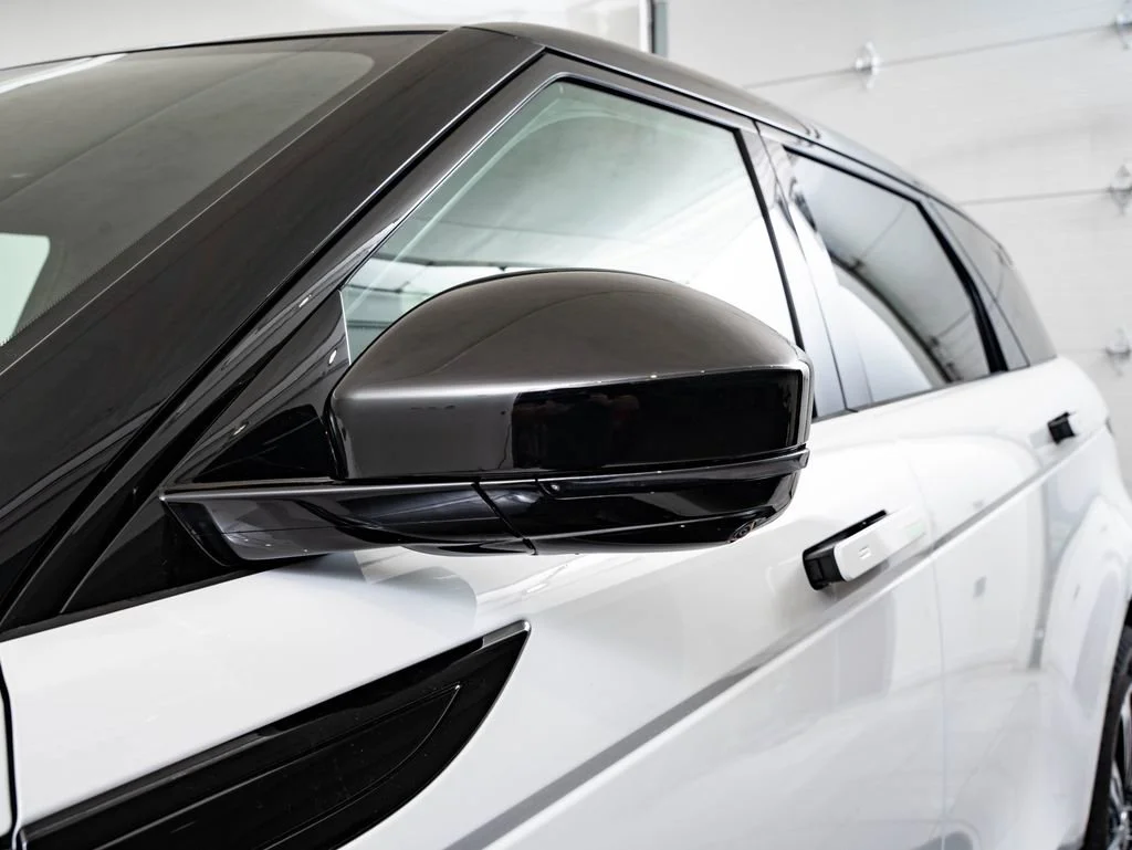 New 2026 Fuji White Land Rover Dynamic image 17