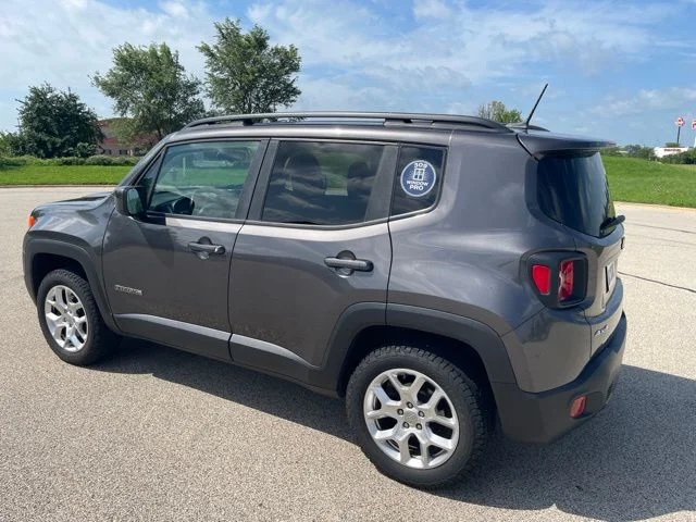 Used 2017 Gray Jeep Latitude image 5