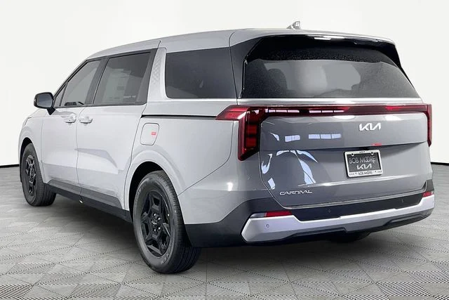 New 2027 White Kia LXS image 4